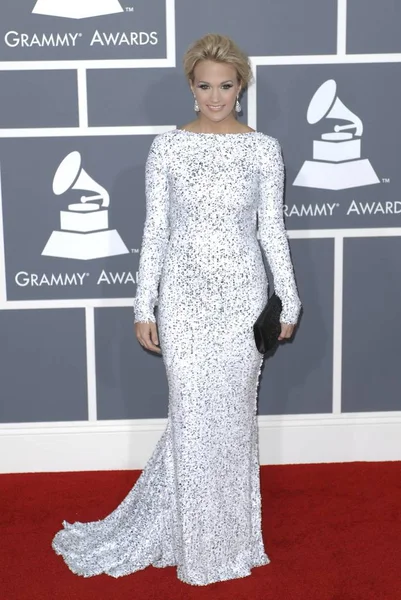 Carrie Underwood (bir Gomez-Gracia elbisesi giyen) 54th yıllık Grammy Ödülleri için gelenler-gelenler, Staples Merkezi, Los Angeles, CA Şubat 12, 2012. Fotoğraf: Elizabeth Goodenough/Everett Collection