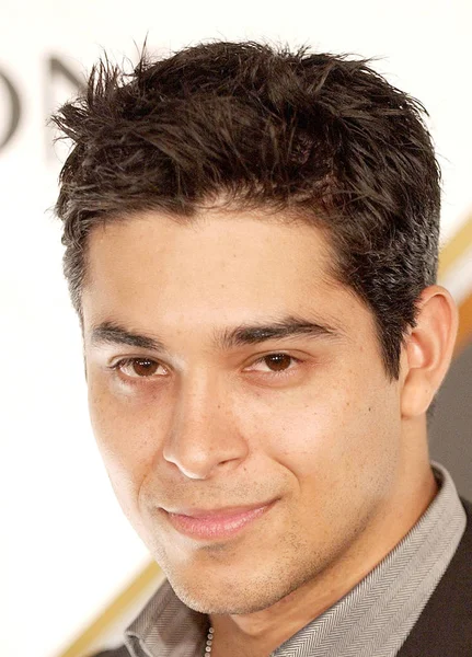 Wilma Valderrama 'da eğlence haftalık Emmy partisi öncesi, Cabana Club, Los Angeles, CA, 17 Eylül 2005. Fotoğraf: John Hayes/Everett Collection