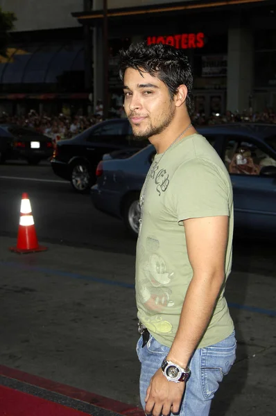 Wilmer Valderrama, The Dukes of Hazzard Premiere, Grauman 'ın Çin Tiyatrosu, Los Angeles, CA, 28 Temmuz 2005 için gelenler. Fotoğraf: Michael Germana/Everett Collection