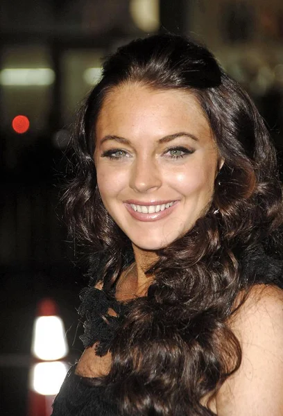 Lindsay Lohan Bij Aankomst Voor 2006 Black Tie Opening Night — Stockfoto