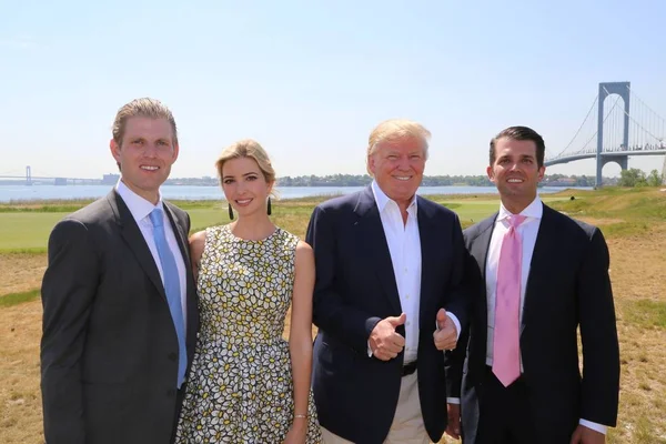 Eric Trump Ivanka Trump Donald Trump Donald Trump Bei Der Stockbild