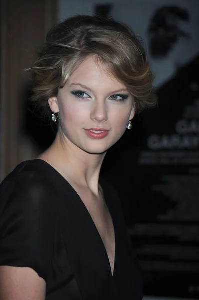 Taylor Swift Agli Arrivi Glamour Women Year Awards 2008 Carnegie Foto Stock Royalty Free