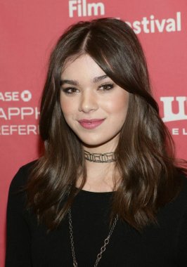 Hailee Steinfeld 10000 Saints Premiere için 2015 Sundance Film Festivali, Eccles Merkezi, Park City, UT Ocak 23, 2015. Fotoğraf: James Atoa/Everett Collection