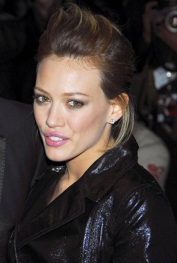 Hilary Duff Re-Açılış Partisi için gelenler, Versace Fifth Avenue Boutique, New York, Ny, Salı, Şubat 07, 2006. Fotoğraf: Gregorio Binuya /Everett Collection
