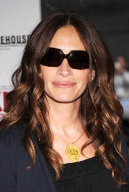 Julia Roberts Kit Kittredge için gelenler: Bir Amerikan Kız Prömiyeri, Ziegfeld Tiyatrosu, New York, Ny, Haziran 19, 2008. Fotoğraf: Slaven Vlasic /Everett Collection