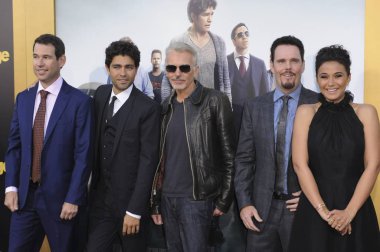 Doug Ellin, Adrien Grenier, Billy Bob, Kevin Dillon, Emmanuelle Chriqui Entourage Premiere için gelenler, Regency Village Tiyatrosu, Los Angeles, Ca Haziran 1, 2015. Fotoğraf: Elizabeth Goodenough / Everett Koleksiyonu