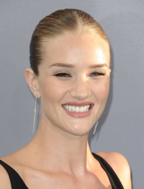 Rosie Huntington-Whiteley 21 yıllık eleştirmenler ' Choice Ödülleri, Barker hangar, Santa Monica, CA 17 Ocak 2016 için gelenler. Fotoğraf: Dee Cercone