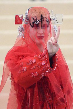 Katy Perry, Rei Kawakubo & Comme des Garcons Kostüm Enstitüsü Gala - Arrivals 1, Metropolitan Museum of Art, New York, Ny May 1, 2017 için varışlarda. Fotoğraf: Kristin Callahan / Everett Koleksiyonu