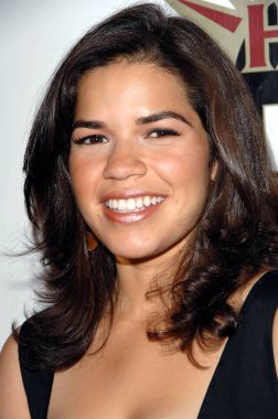 Amerika Ferrera sıcak için Hollywood yararı AIDS Sağlık Vakfı ve kurtuluş ordusu Alegria House, Henry Fonda müzik kutusu Tiyatrosu, Los Angeles, CA, 18 Ağustos 2007 için gelenler. Fotoğraf: Dee Cercone/Everett Collection