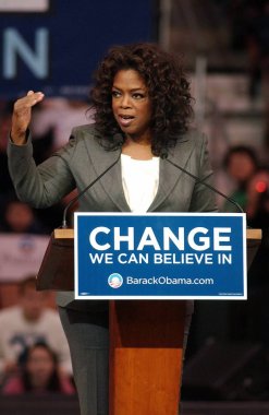 Oprah Winfrey Oprah Winfrey ile Demokratik Başkanlık İlköğretim için Barack Obama Kampanya Rallisi için katılım, Verizon Wireless Arena, Manchester, Nh, Aralık 09, 2007. Fotoğraf: Kristin Callahan / Everett Koleksiyonu