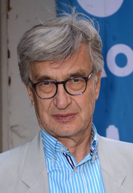 Wim Wenders dışarı ve hakkında Celebrity candids için-Fri, New York, NY 28 Ağustos 2015. Fotoğraf: Derek Storm/Everett Collection