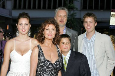 Susan Sarandon, Tim Robbins ABD prömiyeri Savaş Worlds, Ziegfeld Tiyatrosu, New York, NY, Haziran 23, 2005 için gelenler. Fotoğraf: Gregorio Binuya/Everett Collection