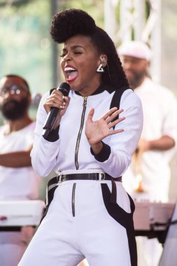 Janelle Mone, Janelle Monae ile Nbc Today Show Konseri için sahnede, Rockefeller Plaza, New York, Ny Ağustos 14, 2015