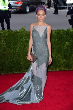 Nicole Richie (Donna Karan Atölyesi giyiyor) 'Charles James için gelenler: Beyond Fashion' Açılış Gecesi Metropolitan Museum of Art Yıllık Gala - Bölüm 3, Anna Wintour Kostüm Merkezi, New York, Ny Mayıs 5, 2014. Fotoğraf: Gregorio T. Binuya / Ever