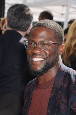 Kevin Hart, Hollywood Walk of Fame için Star indüksiyon töreninde, Hollywood Bulvarı, Los Angeles, Ca Ekim 10, 2016. Fotoğraf: Michael Germana / Everett Koleksiyonu