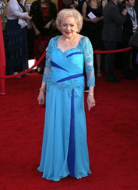 Betty White 16 Yıllık Screen Actors Guild Sag Ödülleri için gelenler - Gelenler, Shrine Auditorium, Los Angeles, Ca Ocak 23, 2010. Fotoğraf: Adam Orchon / Everett Koleksiyonu