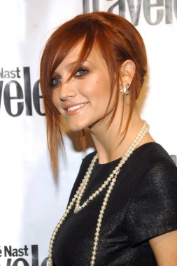 Ashlee Simpson (Chanel kolye ve Chanel yıldız şeklinde küpe giyiyor) Conde Nast Traveler Yıllık Hot List Issue Party, Mansion gece kulübü, New York, Ny, Nisan 17, 2008 için gelenler. Fotoğraf: George Taylor / Everett Koleksiyonu
