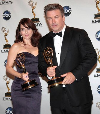 Tina Fey, Alec Baldwin 60 Yıllık Primetime Emmy Ödülleri için basın odasında - Basın Odası, Nokia Tiyatrosu, Los Angeles, Ca, Eylül 21, 2008. Fotoğraf: Adam Orchon / Everett Koleksiyonu