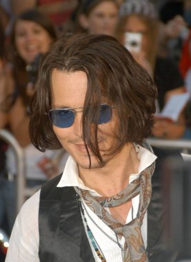 Johnny Depp Disney's Pirates Of The Caribbean için gelenler: Dünyanın Sonu Prömiyeri, Disneyland, Anaheim, Ca, Mayıs 19, 2007 at. Fotoğraf: Tony Gonzalez / Everett Koleksiyonu
