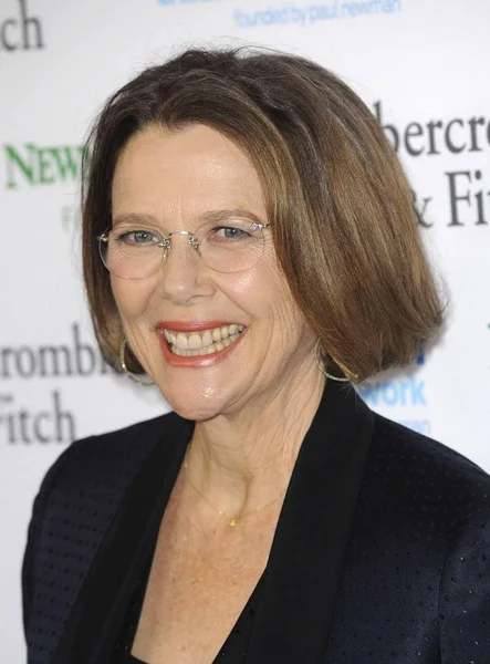 Annette Bening bir akşam Seriousfun çocuk ağı için gelenler Paul Newman Legacy kutluyor, Dolby Theatre Hollywood ve Highland Center, Los Angeles, CA Mayıs 14, 2015. Fotoğraf: Elizabeth Goodenough/Everett Collection