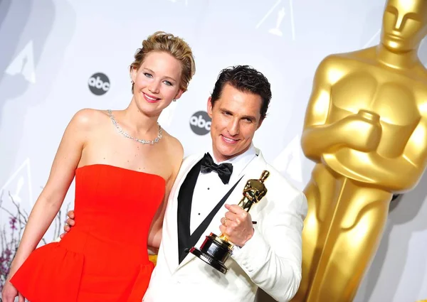 Jennifer Lawrence Presenter Matthew Mcconaughey Best Performance Actor Leading Role — Stock Photo, Image