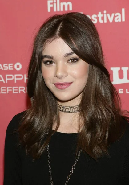 Hailee Steinfeld Las Llegadas Diez Mil Santos Estreno Festival Cine — Foto de Stock