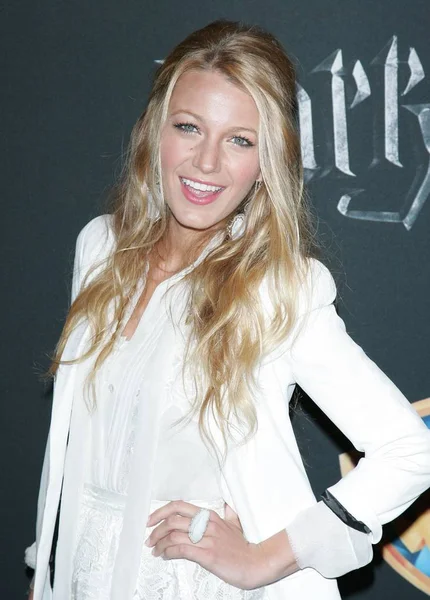 Blake Lively Vistiendo Vestido Dolce Gabbana Asistencia Warner Bros Pictures — Foto de Stock