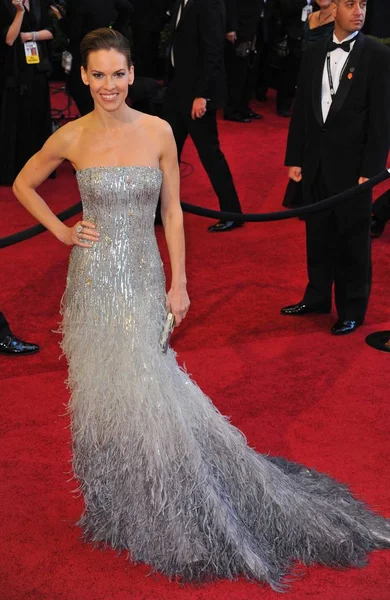 Hilary Swank Vistiendo Vestido Gucci Las Llegadas Para Los Oscars — Foto de Stock