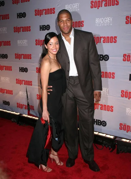 Stephanie Vara Michael Strahan Aux Arrivées Pour Sopranos World Premiere — Photo