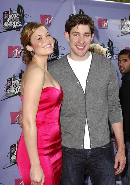 Mandy Moore John Krasinski Przy Przyjazdów 2007 Mtv Movie Awards — Zdjęcie stockowe