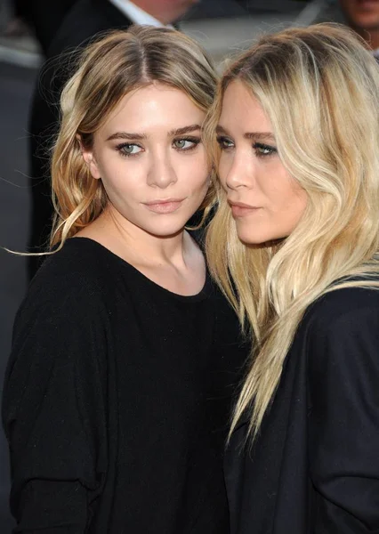 Ashley Olsen, Mary-Kate Olsen at arrivals for The 2010 Council of Fashion Designers of America CFDA Awards, Alice Tully Hall at Lincoln Center, New York, NY June 7, 2010. Photo By: Desiree Navarro/Everett Collection