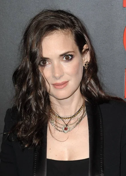 Winona Ryder Las Llegadas Para Stranger Things Series Premiere Netflix —  Fotos de Stock