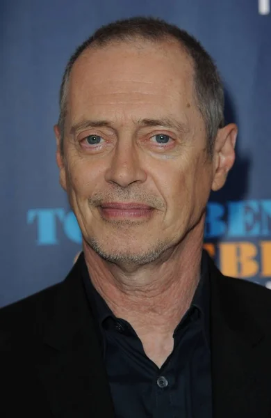 Steve Buscemi Στις Αφίξεις Για Τόνυ Μπένετ Γιορτάζει Καλύτερο Είναι — Φωτογραφία Αρχείου