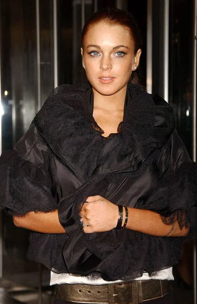 Lindsay Lohan Chegadas Para Calvin Klein Primavera Verão 2007 Fashion — Fotografia de Stock