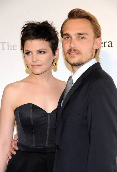 Ginnifer Goodwin Joey Kern Bei Der Ankunft Der Metropolitan Opera — Stockfoto