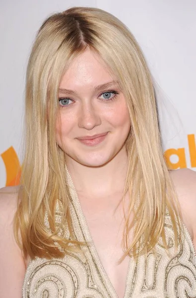 Dakota Fanning Yıllık Glaad Medya Ödülleri Için Gelenler Marriott Marquis — Stok fotoğraf