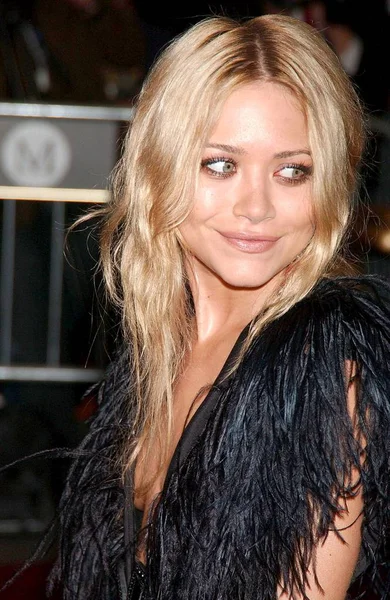 Mary Kate Olsen Las Llegadas Para Poiret King Fashion Metropolitan — Foto de Stock