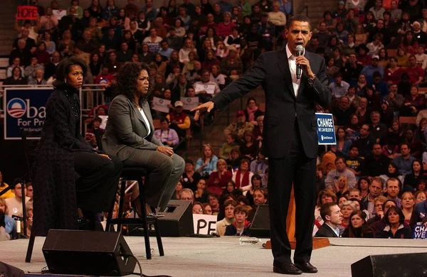 Michelle Obama Oprah Winfrey Barack Obama Asistiendo Mitin Campaña Barack —  Fotos de Stock