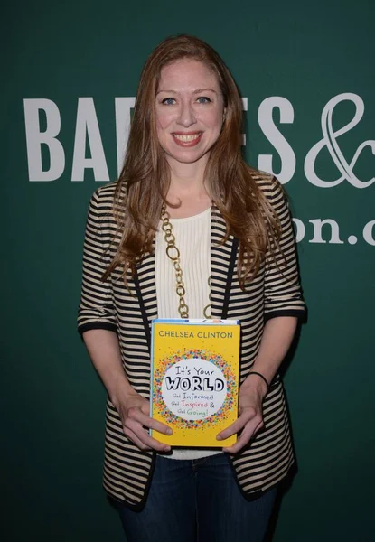 Chelsea Clinton Aparición Tienda Chelsea Clinton Book Signing Your World — Foto de Stock