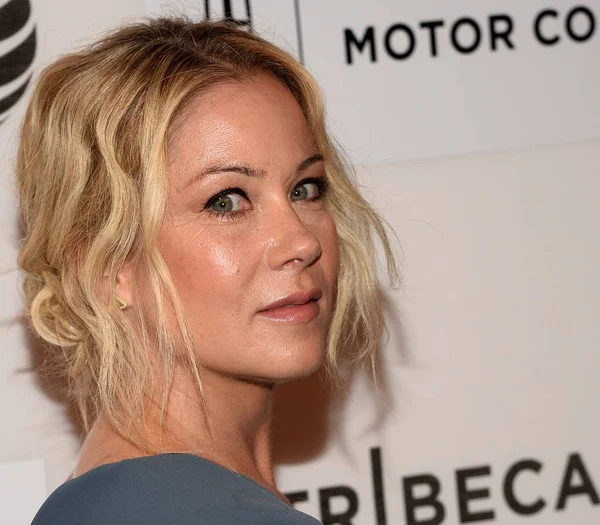 Christina Applegate Vid Ankomst För Ungdom Oregon Premiere 2016 Tribeca — Stockfoto