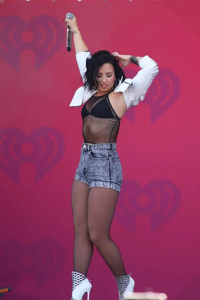 Demi Lovato Obecności Iheartradio Music Festival Village 2015 Sat Mgm — Zdjęcie stockowe