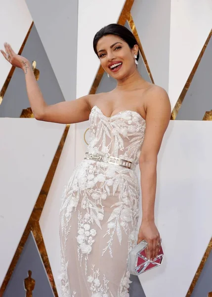 Priyanka Chopra Érkezések Oscar Awards Oscar 2016 Érkezések Dolby Theatre Jogdíjmentes Stock Fotók