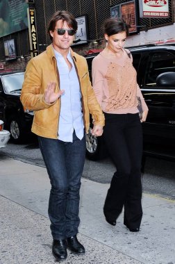 Tom Cruise, Katie Holmes, Broadway dışarı ve hakkında Celebrity candids için ' çitler ' performansını görüntülemek için Cort Theater girin-Salı, New York, NY Haziran 22, 2010. Fotoğraf: Ray tamarra/Everett Collection