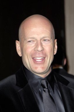 Bruce Willis 20 Amerikan Cinematheque Ödülü Gala Onur Al Pacino, Beverly Hilton Hotel, Los Angeles, Ca, Ekim 21, 2005 için gelenler. Fotoğraf: Michael Germana / Everett Koleksiyonu