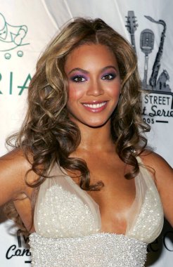 Beyonce Ile Cipriani Wall Street Konser Serisi Finale gelenler Beyonce, Cipriani Restaurant Downtown Wall Street, New York, Ny, Kasım 01, 2005. Fotoğraf: Gregorio Binuya /Everett Collection