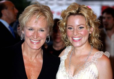 Glenn Close, Elizabeth Banks Vanity Fair için gelenler Sony Pictures Classics 'Heights Premiere, Paris Tiyatrosu, New York, Ny, Haziran 06, 2005 ev sahipliği yapıyor. Fotoğraf: Dima Gavrysh / Everett Koleksiyonu