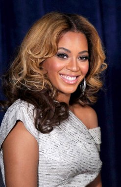 Beyonce Knowles Beyonce Cosmetology Center Grand Opening için bir kamu görünümde, Phoenix House Konut Rehab Kliniği, Brooklyn, Ny Mart 5, 2010. Fotoğraf: Kristin Callahan / Everett Koleksiyonu