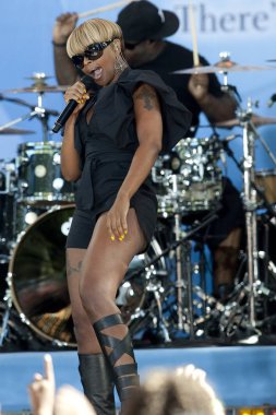 Mary J. Blige Sahnede Good Morning America Gma Yaz Konser Serisi için Mary J. Blige, Central Park Rumsey Playfield, New York, Ny Temmuz 2, 2010. Fotoğraf: Lee / Everett Collection