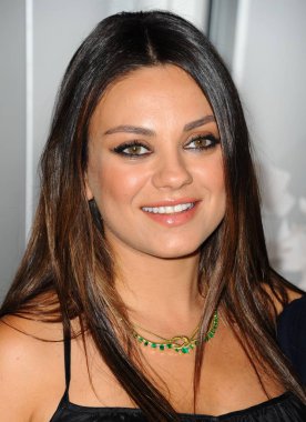 Mila Kunis üçüncü şahıs prömiyeri için gelenler, Pickford Center for Motion Picture Studio, Los Angeles, CA 9 Haziran 2014. Fotoğraf: Dee Cercone/Everett Collection
