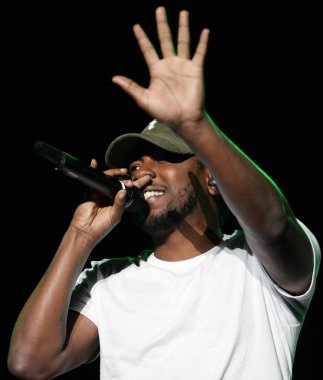 Kendrick Lamar 2015 Life Is Beautiful Festival - Sun, Downtown, Las Vegas, Nv 27 Eylül 2015 için katılım. Fotoğraf: James Atoa / Everett Koleksiyonu